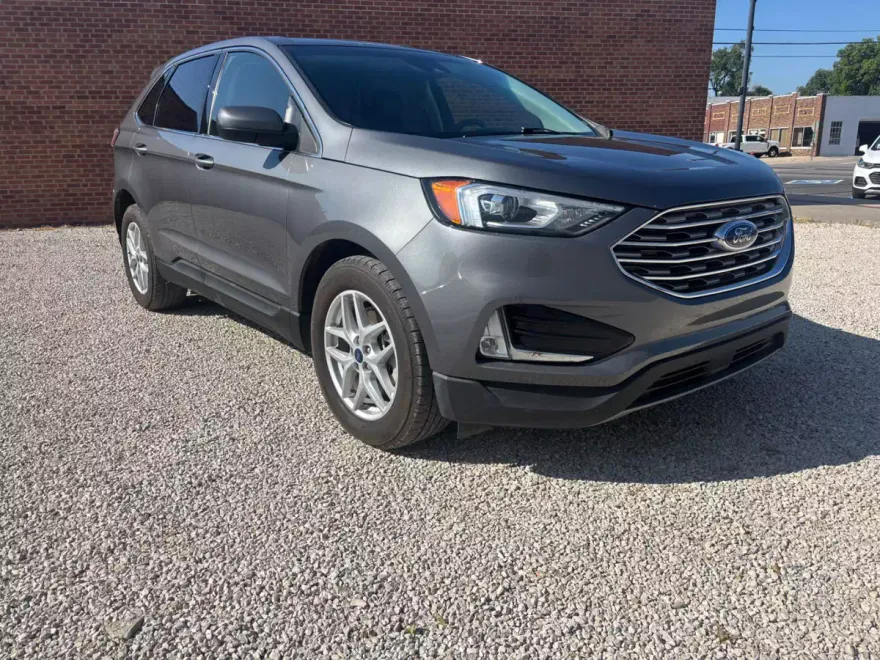 2021 Ford Edge SEL photo 1