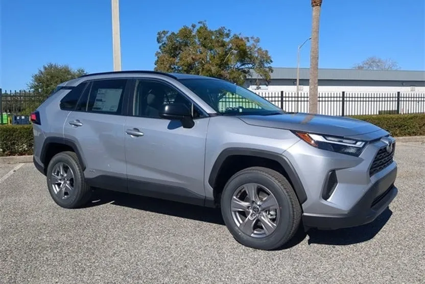2025 Toyota RAV4 Hybrid LE photo 1