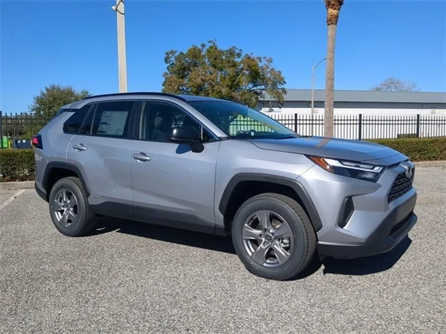2025 Toyota RAV4 Hybrid LE photo 1