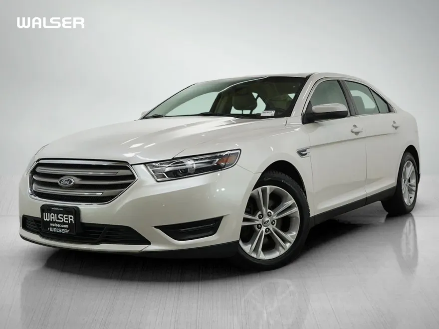 2016 Ford Taurus SEL photo 1