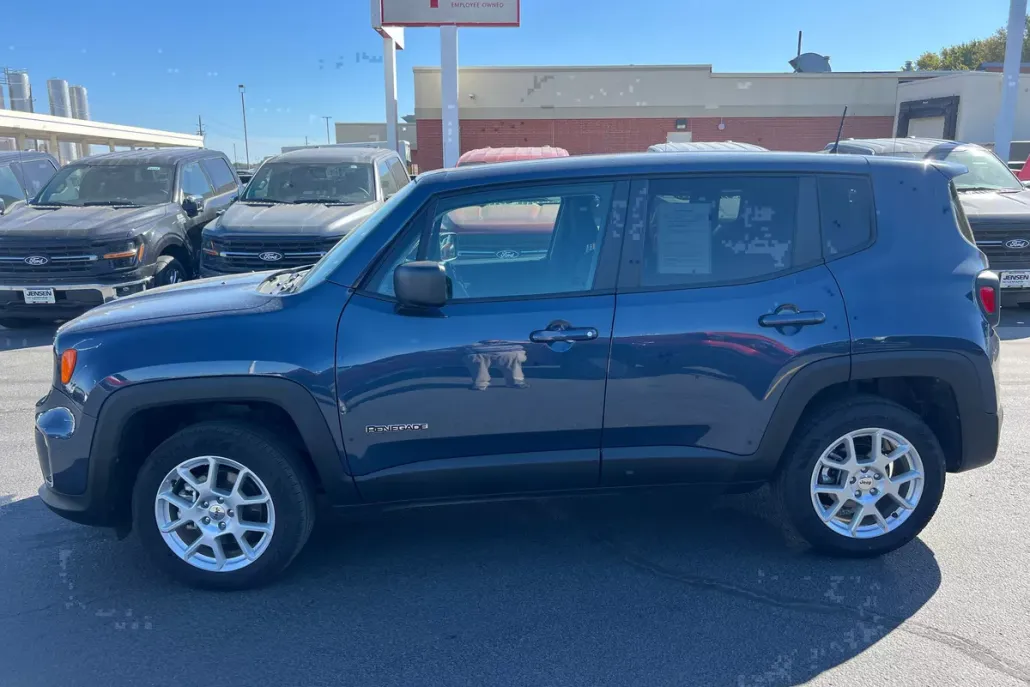 2023 Jeep Renegade Latitude photo 1