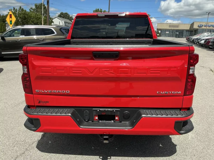 2022 Chevrolet Silverado 1500 Custom photo 1