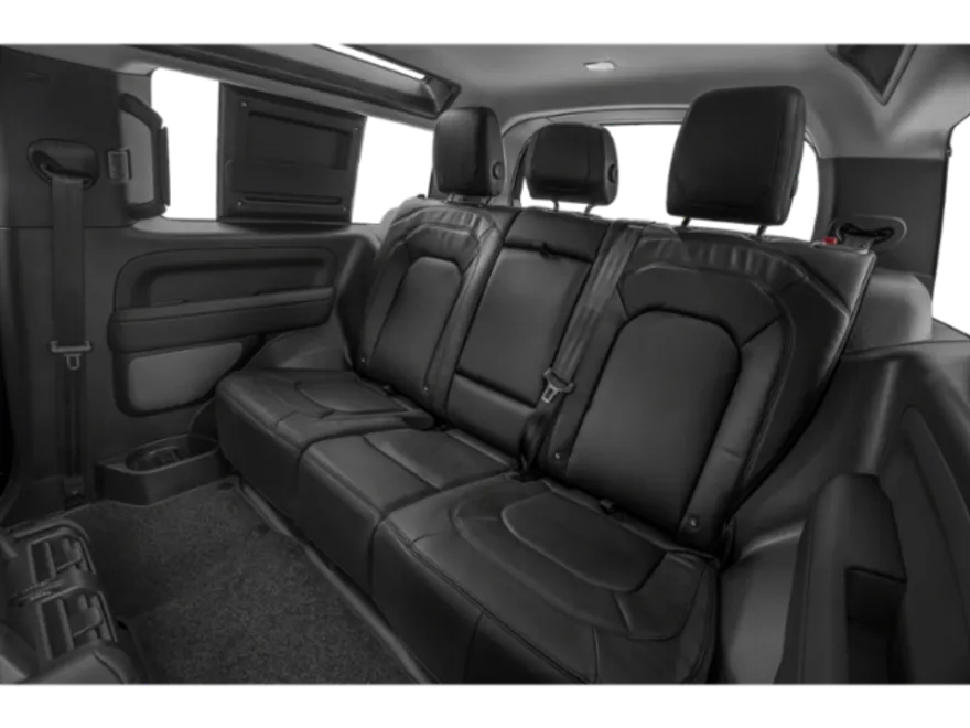 2025 Land Rover Defender S photo 1