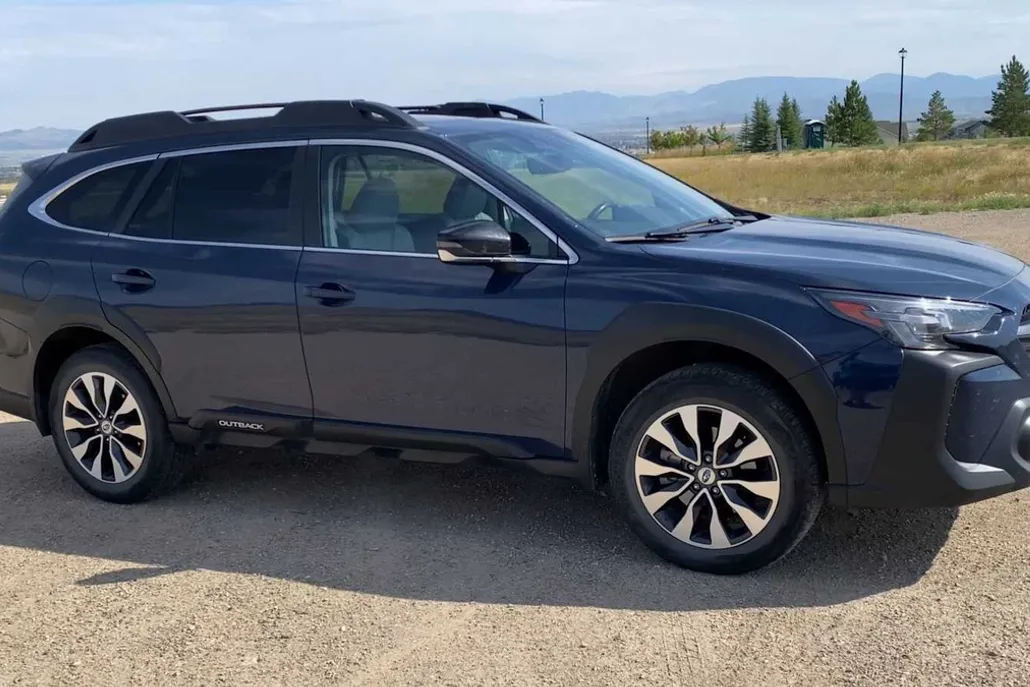 2023 Subaru Outback Limited photo 1