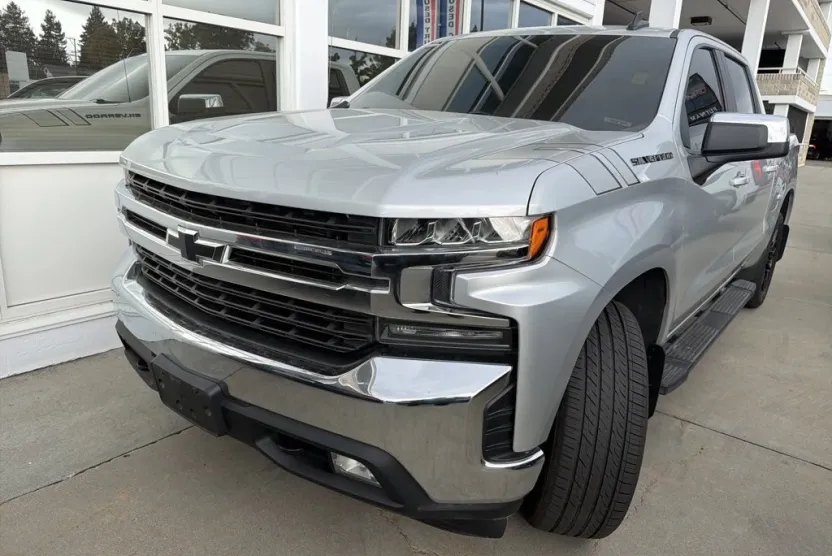 2019 Chevrolet Silverado 1500 LT photo 1