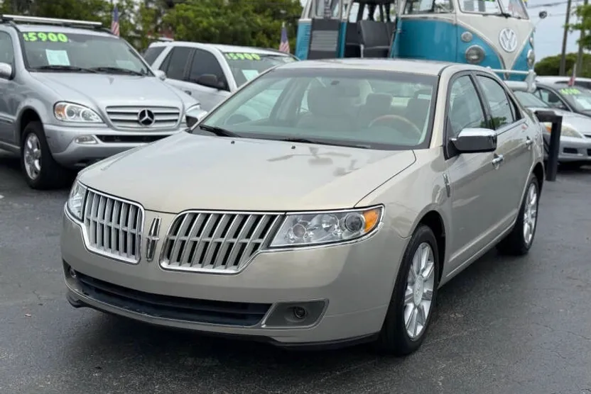 2010 Lincoln MKZ photo 1