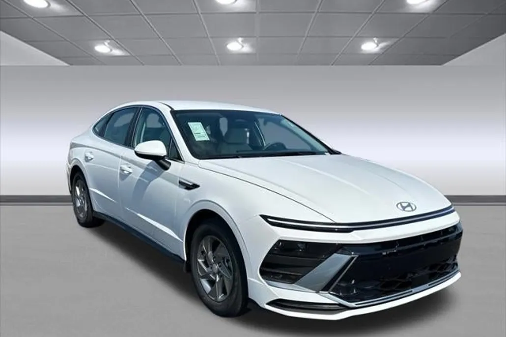 2025 Hyundai Sonata SE photo 1