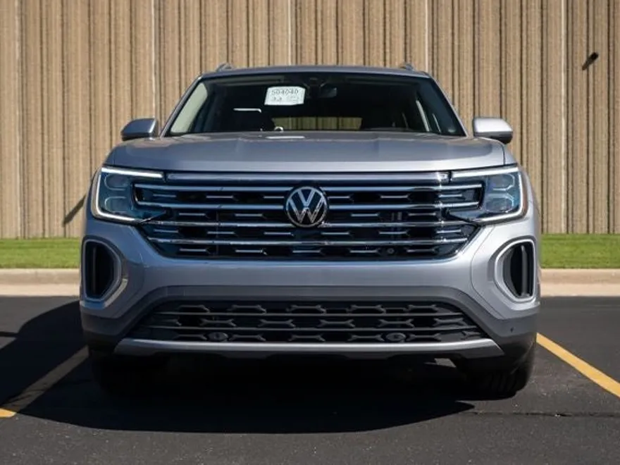 2026 Volkswagen Atlas SEL photo 1
