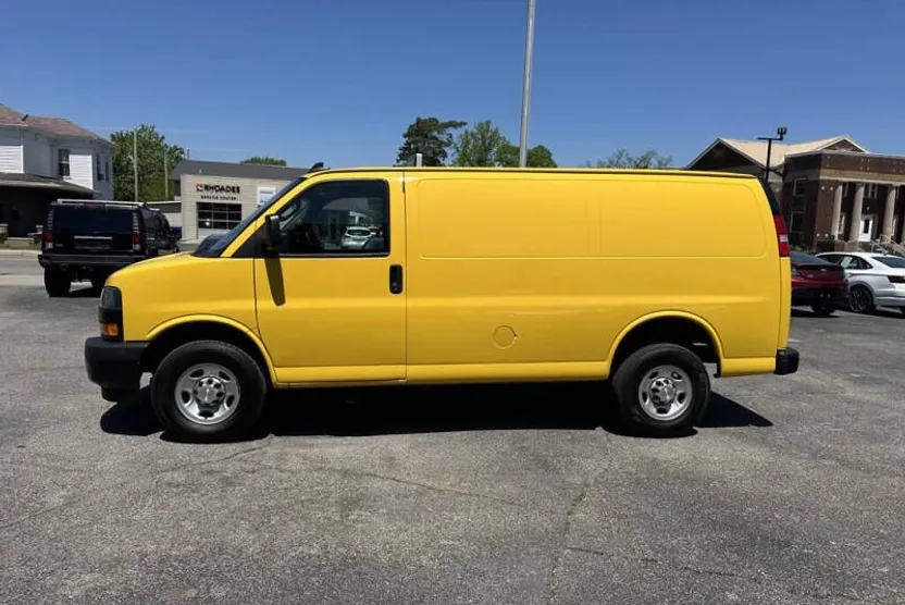2022 Chevrolet Express 2500 Cargo Van photo 1