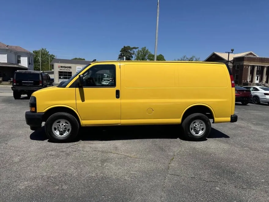 2022 Chevrolet Express 2500 Cargo Van photo 1