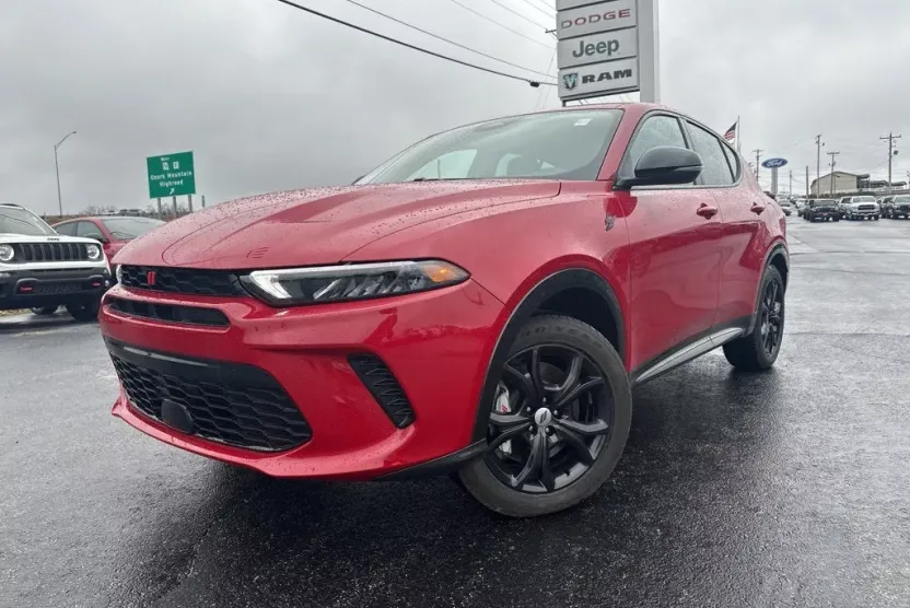 2024 Dodge Hornet R/T photo 1