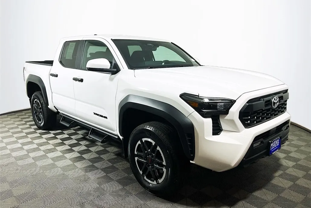 2024 Toyota Tacoma TRD Off-Road photo 1