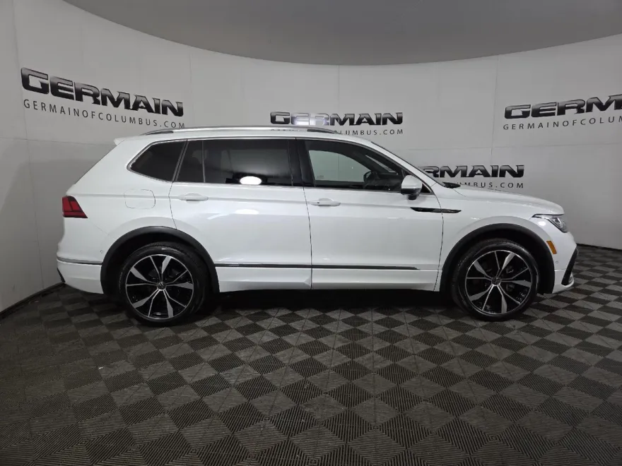 2024 Volkswagen Tiguan SEL R-Line Black photo 1