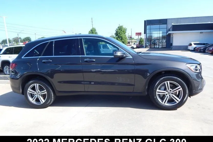 2022 Mercedes Benz GLC 300 photo 1