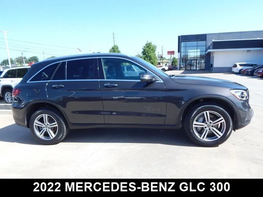 2022 Mercedes Benz GLC 300 photo 1
