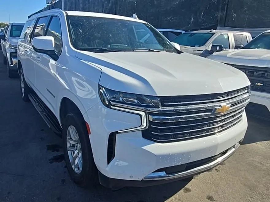2024 Chevrolet Suburban LT photo 1
