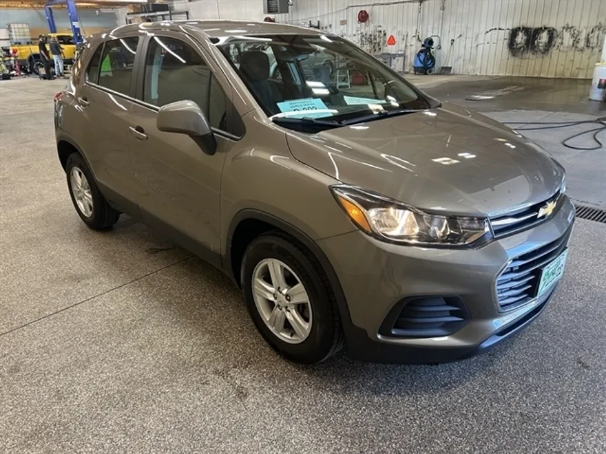 2020 Chevrolet Trax LS photo 1