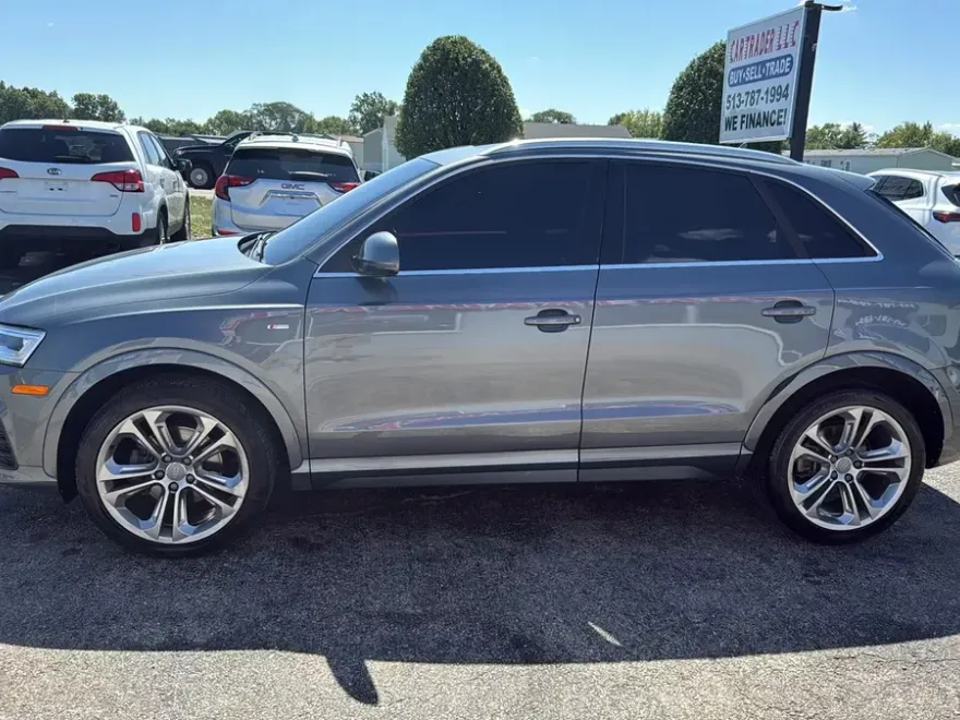 2016 Audi Q3 Prestige photo 1