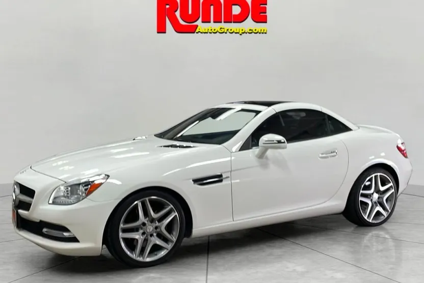2016 Mercedes Benz SLK 300 photo 1