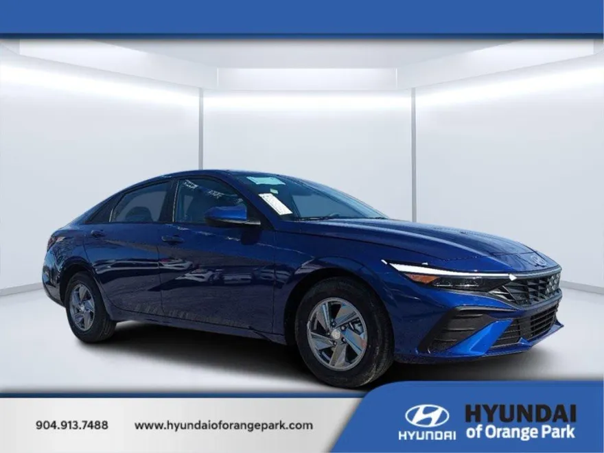2025 Hyundai Elantra SE photo 1