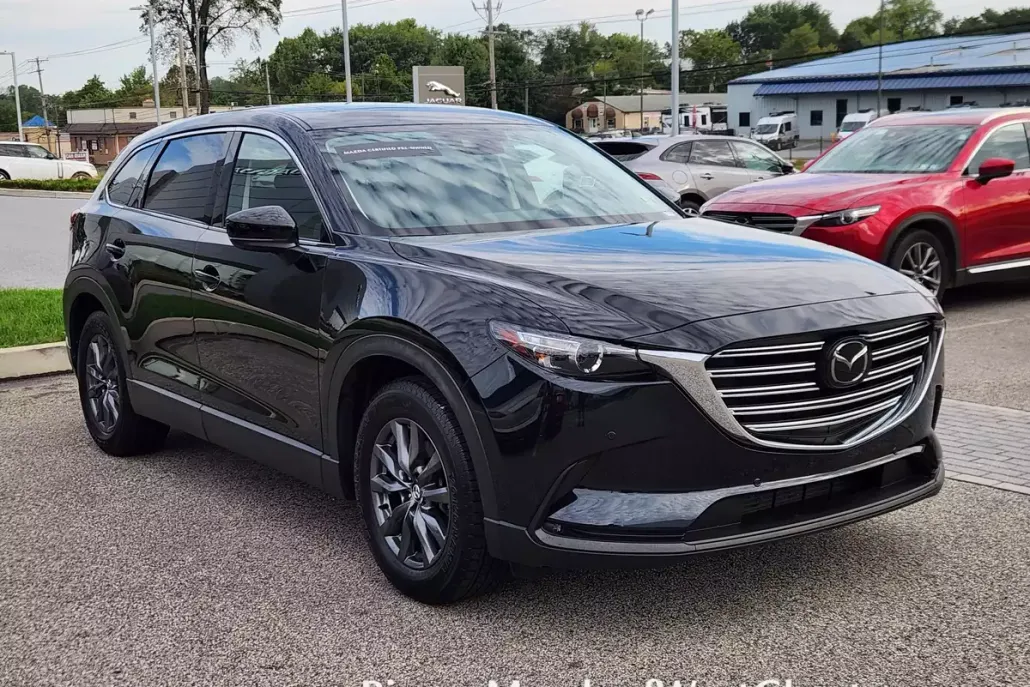 2022 Mazda CX-9 Touring photo 1