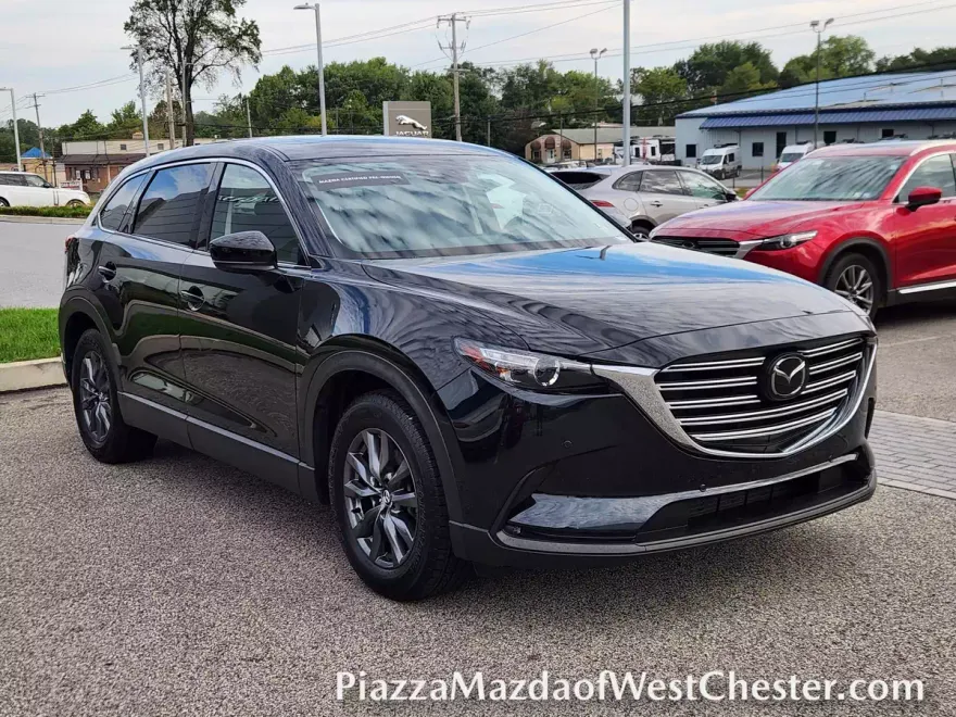 2022 Mazda CX-9 Touring photo 1
