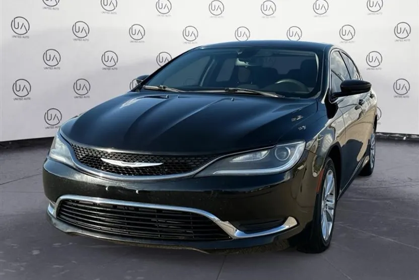 2016 Chrysler 200 Limited photo 1