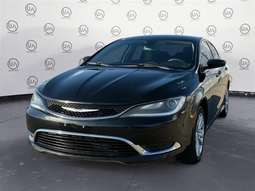 2016 Chrysler 200 Limited photo 1