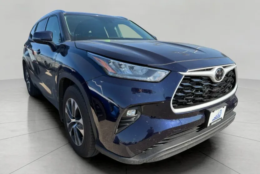 2020 Toyota Highlander XLE photo 1