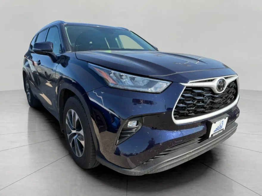 2020 Toyota Highlander XLE photo 1