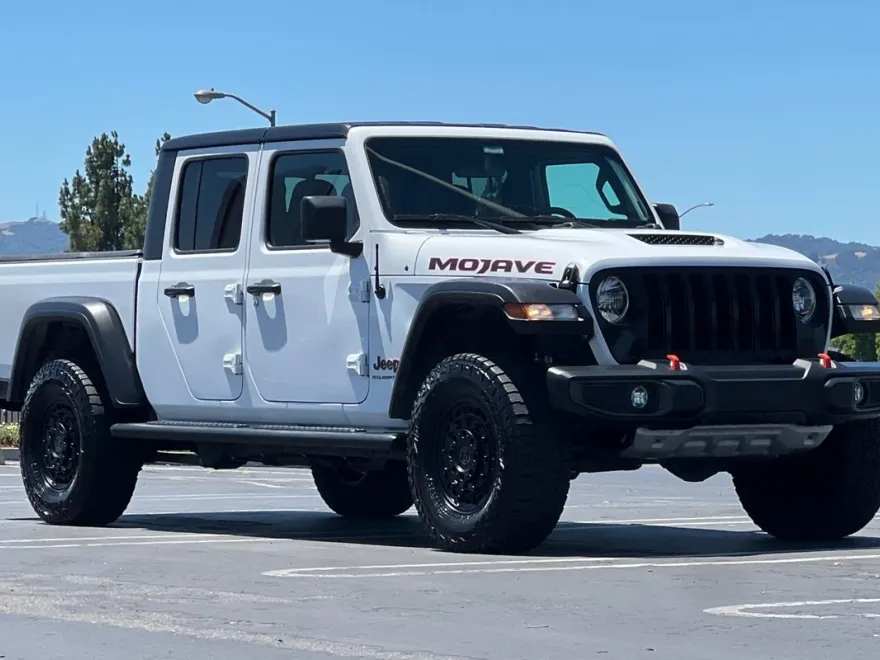 2023 Jeep Gladiator Mojave photo 1
