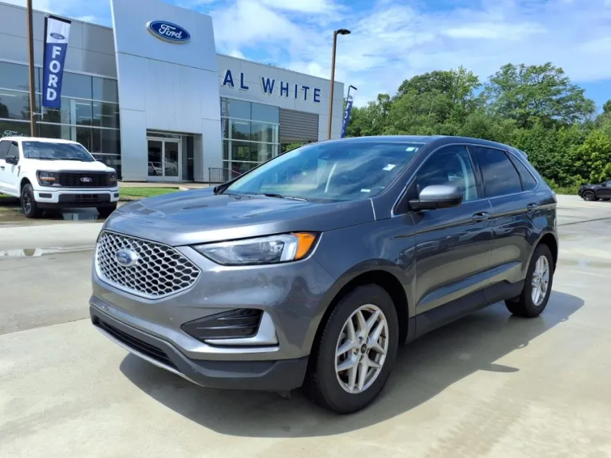 2023 Ford Edge SEL photo 1