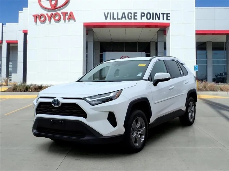 2024 Toyota RAV4 Hybrid LE photo 1