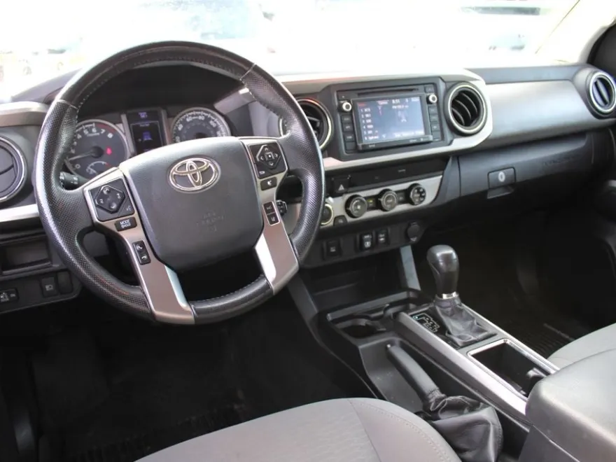 2018 Toyota Tacoma V6 photo 1