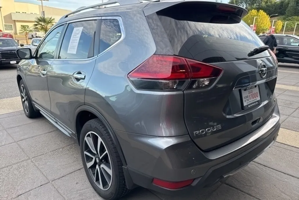2020 Nissan Rogue SL photo 1