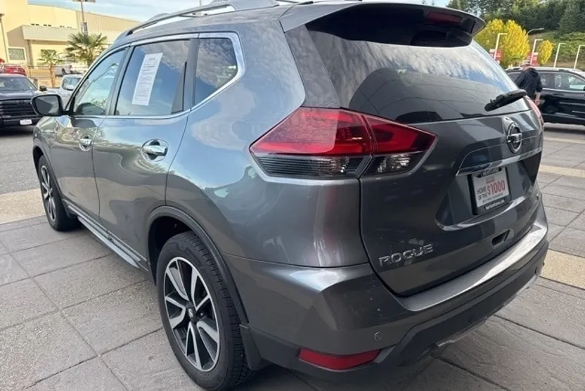 2020 Nissan Rogue SL photo 1