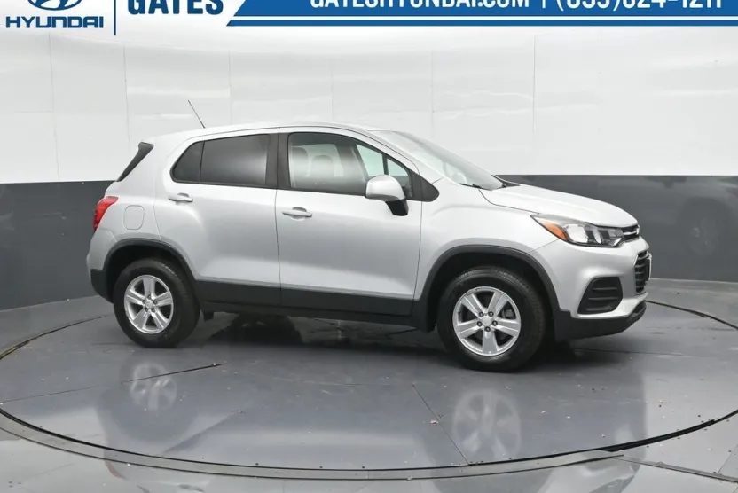 2017 Chevrolet Trax LS photo 1