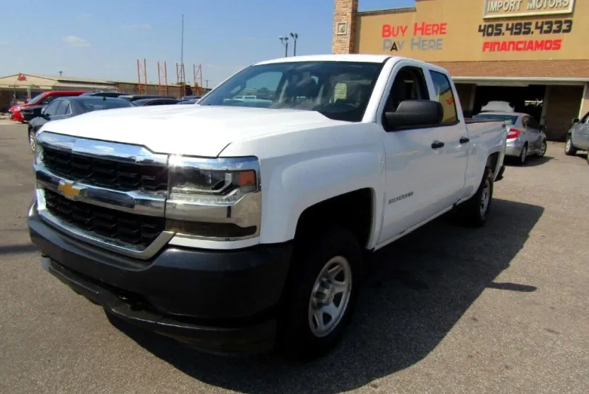 2018 Chevrolet Silverado 1500 photo 1