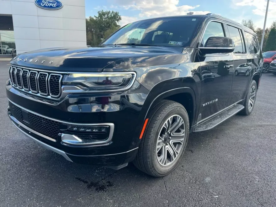 2023 Jeep Wagoneer L Series II photo 1