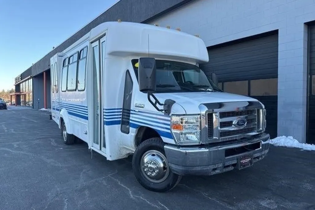 2011 Ford E-350 photo 1