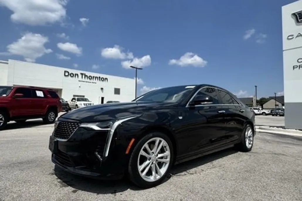 2024 Cadillac CT4 Luxury photo 1