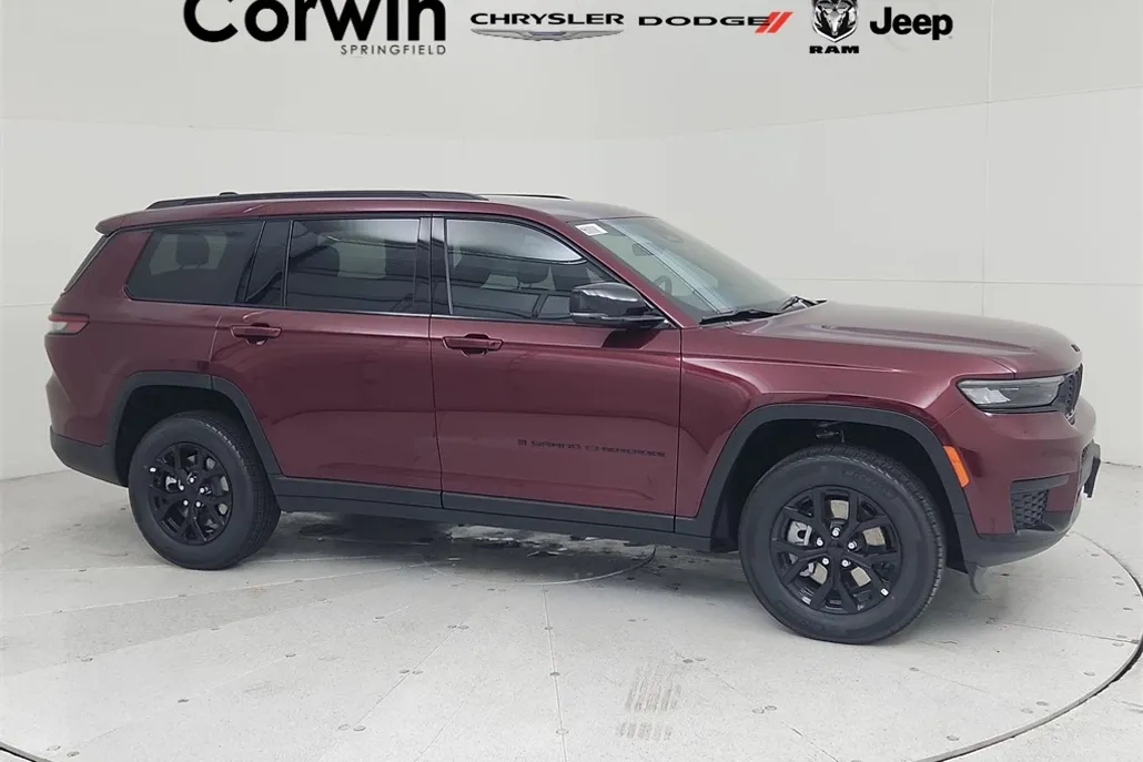 2025 Jeep Grand Cherokee Laredo Altitude X photo 1