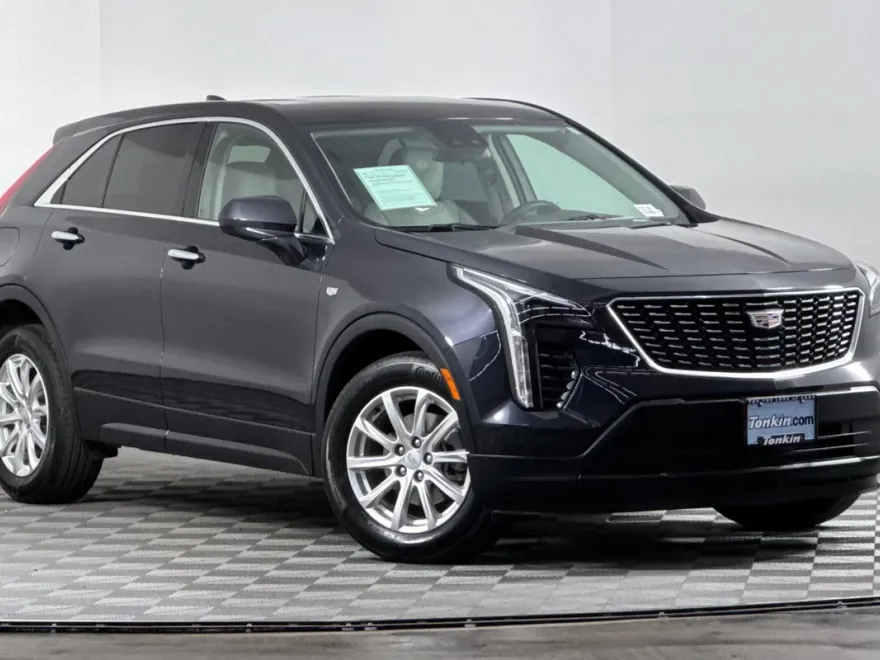 2023 Cadillac XT4 Luxury photo 1