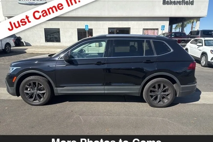 2022 Volkswagen Tiguan SE photo 1
