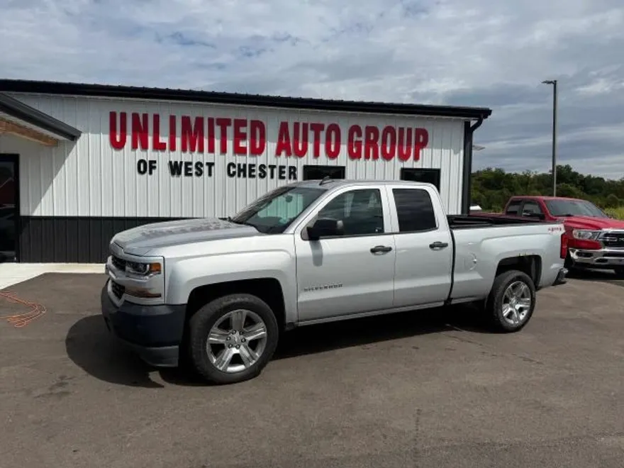 2016 Chevrolet Silverado 1500 Custom photo 1