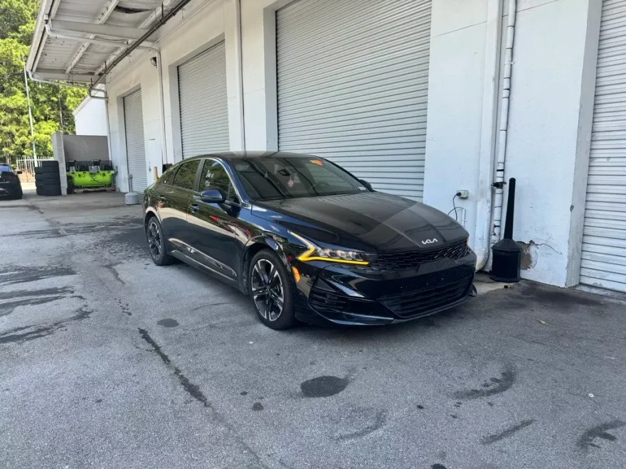 2022 Kia K5 GT-Line photo 1