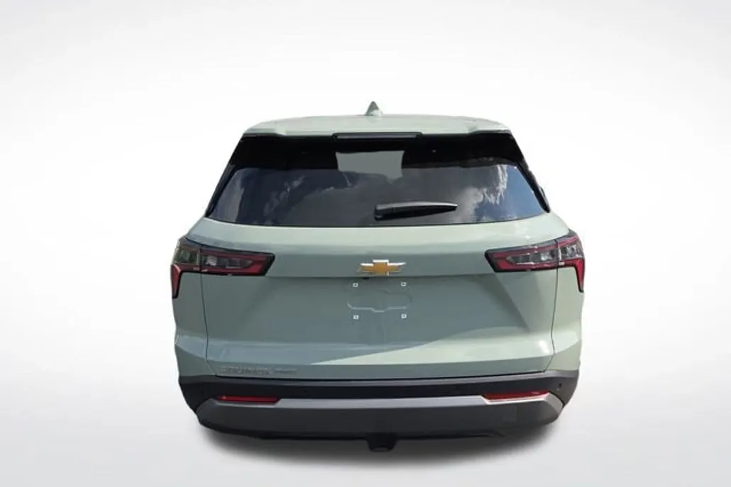 2026 Chevrolet Equinox LT photo 1