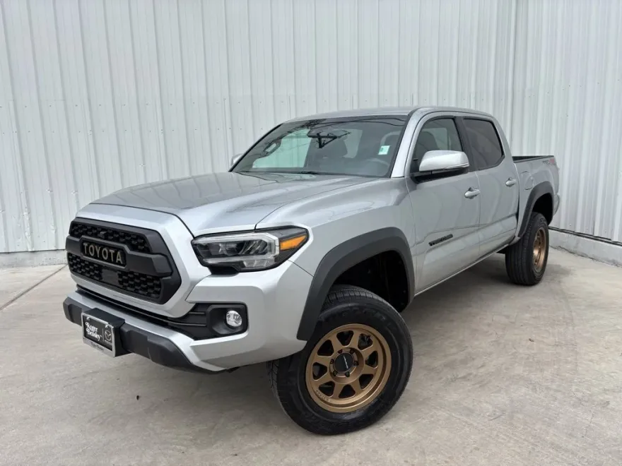 2023 Toyota Tacoma TRD Off-Road 4x4 photo 1