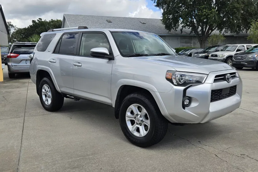 2021 Toyota 4Runner SR5 photo 1