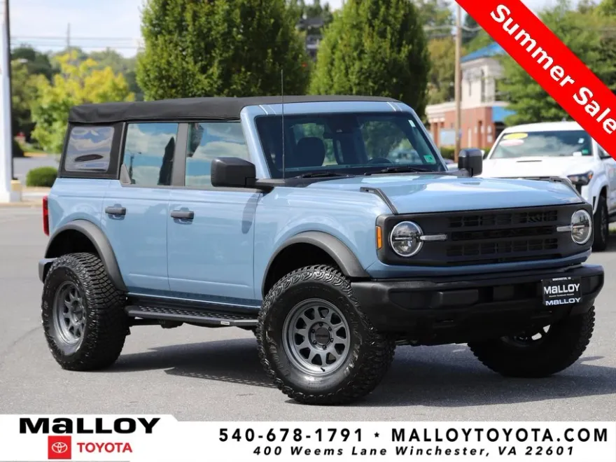 2023 Ford Bronco Base photo 1